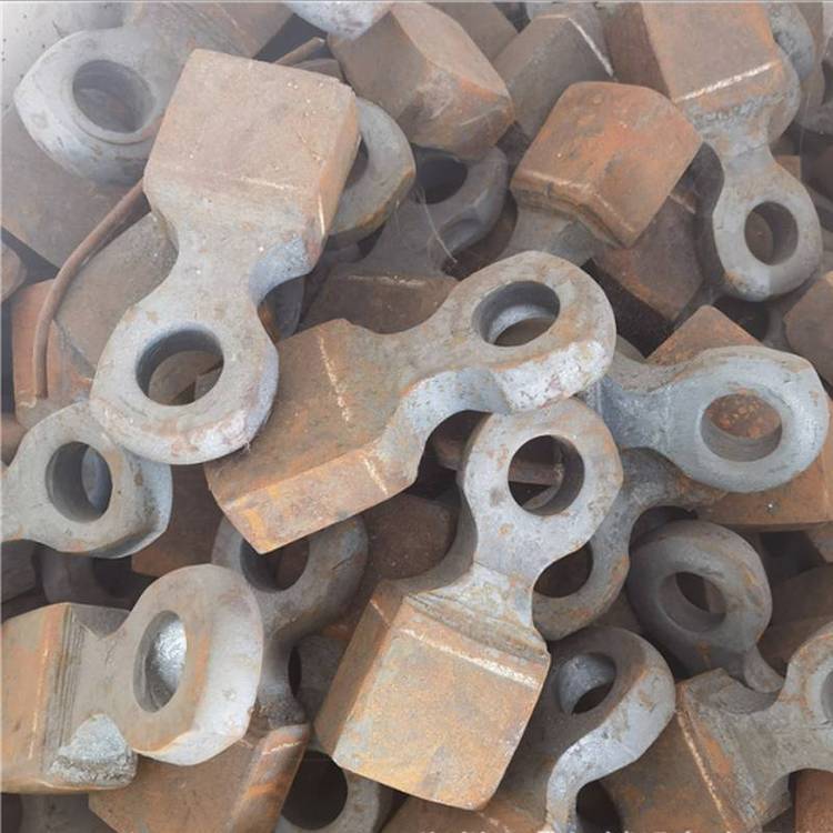 高鉻合金復(fù)合錘頭 提升1212反擊破碎機(jī)與制砂機(jī)效能的關(guān)鍵配件